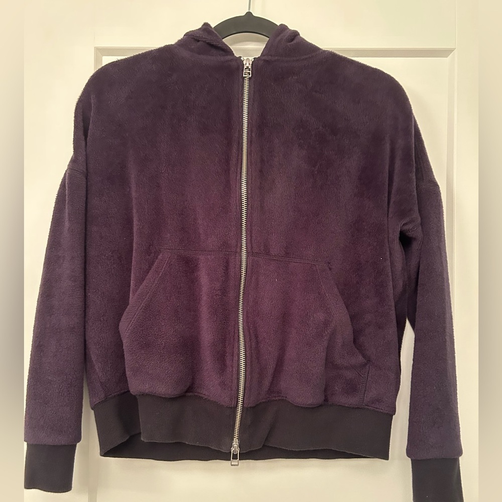 ATM xs valor zip up black with silver zipper